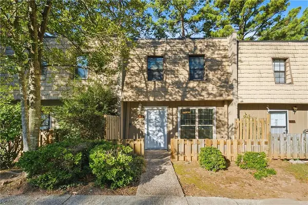 6427 Wood Circle W, Morrow, GA 30260