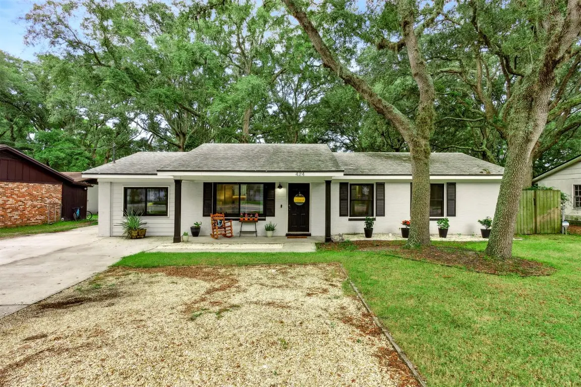 424 S 14th Street, Fernandina Beach, FL 32034 - Image #1