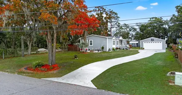 11783 E Water Bluff Drive, Jacksonville, FL 32218