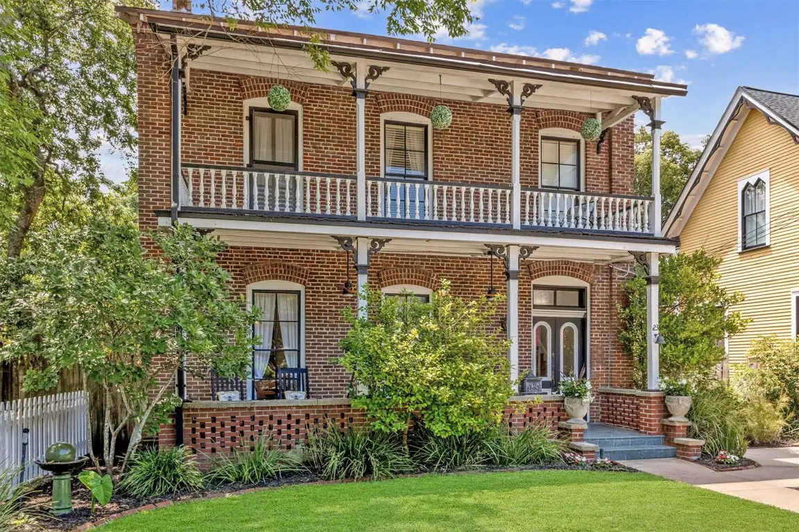 23 S 7th Street, Fernandina Beach, FL 32034 - Image #1