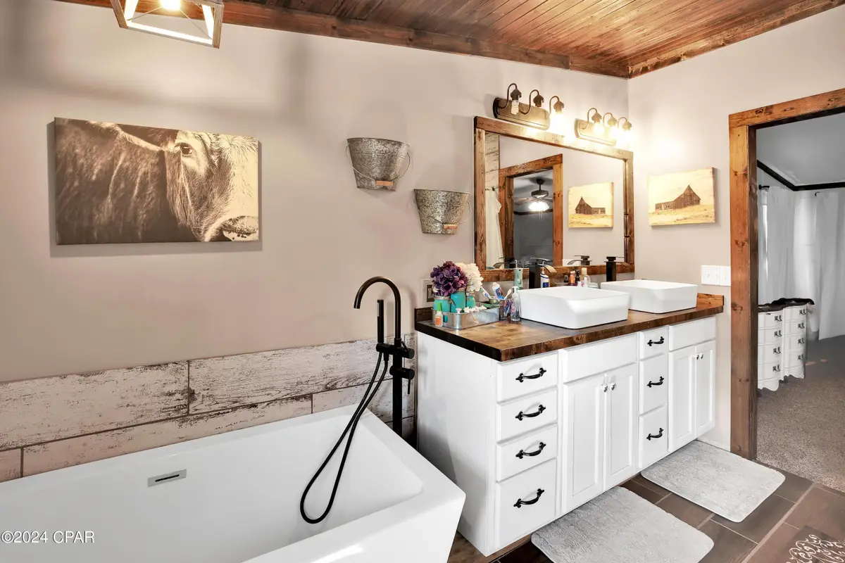 17011 Roll O Home Road, Fountain, FL 32438 - Image #1