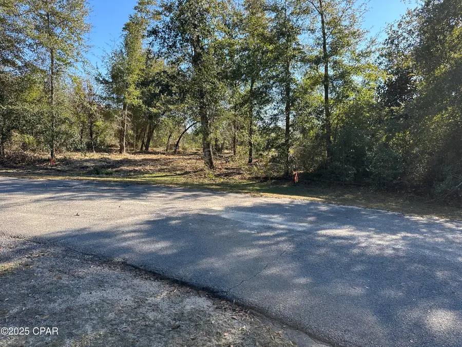 31 Indian Bluff Drive, Youngstown, FL 32466 - Image #2