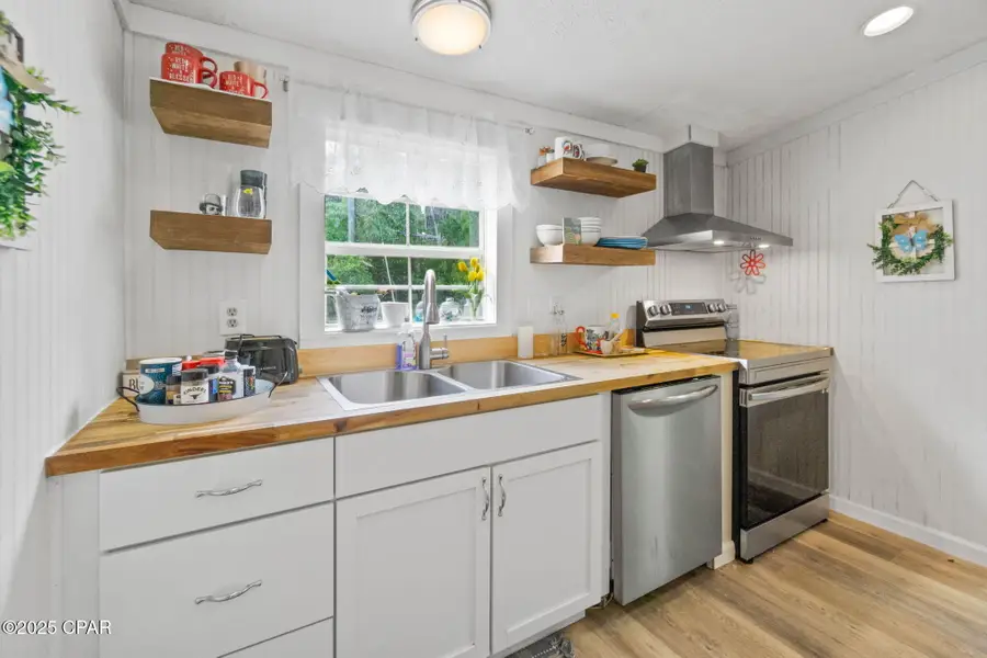 3811 Hicks Lake Lane, Vernon, FL 32462 - Image #3