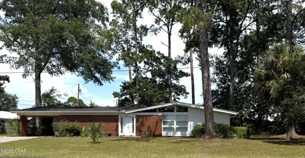 2203 Monument Avenue, Port St Joe, FL 32456