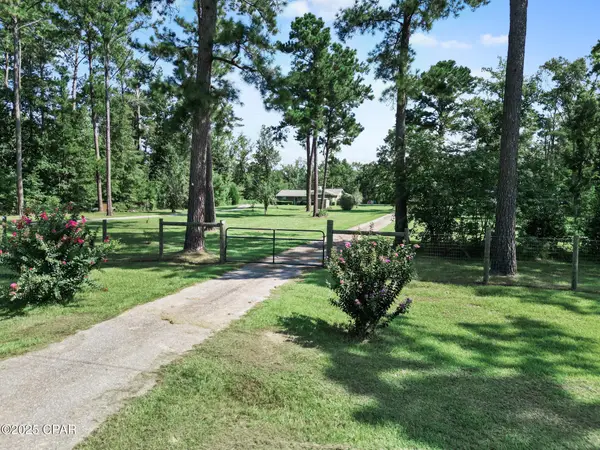 8372 NW River Road, Bristol, FL 32321