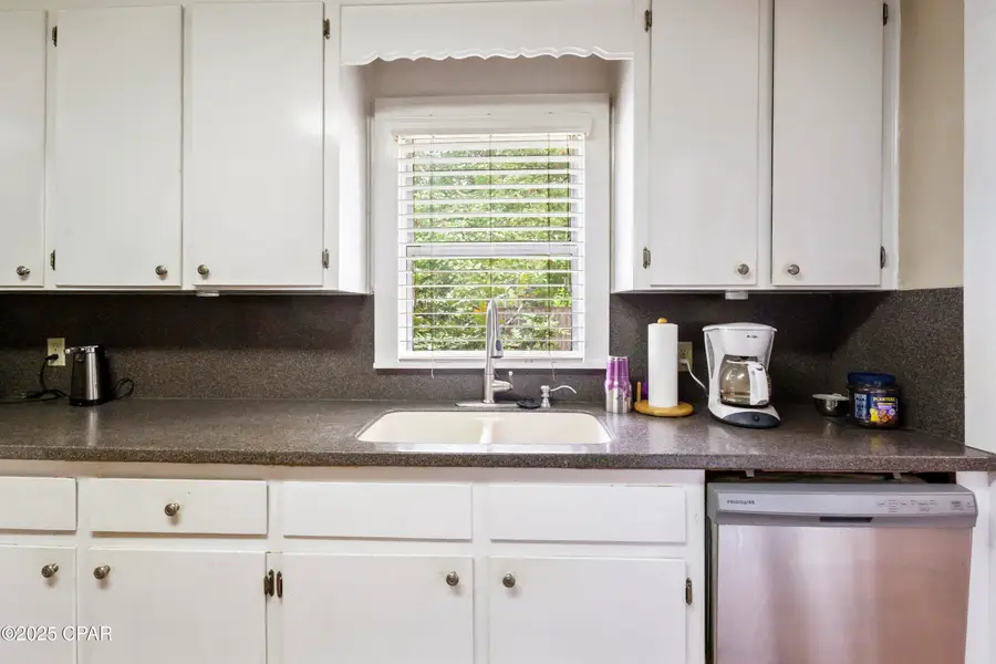 1102 8th Avenue, Graceville, FL 32440 - Image #3