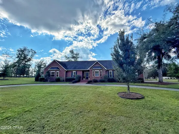 4559 Red Oak Trace, Marianna, FL 32446