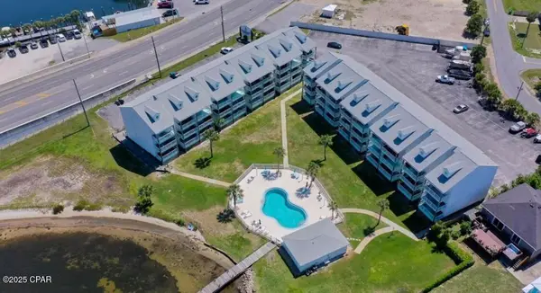 3600 Thomas Drive #D302, Panama City, FL 32408