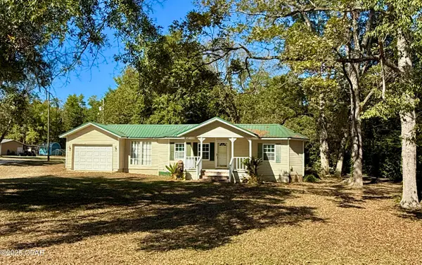 5678 Hummingbird Road, Bascom, FL 32423