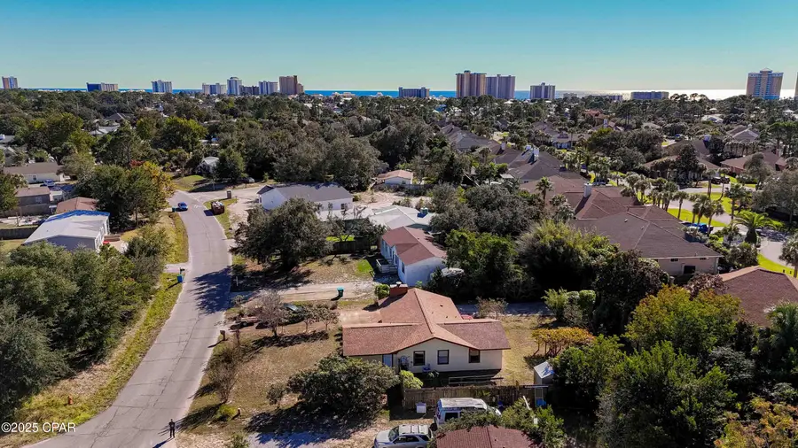 585 Lagoon Oaks Drive, Panama City, FL 32408 - Image #2