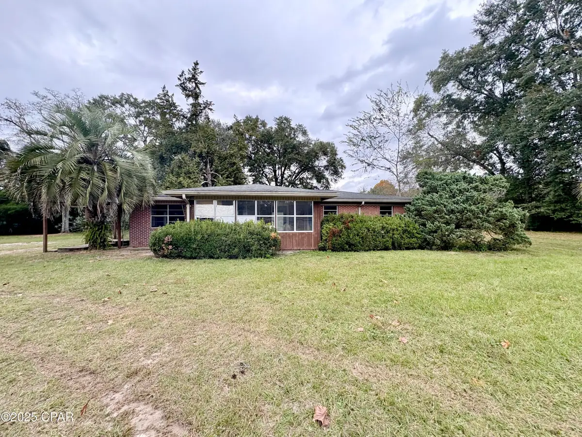 1214 Johnson Avenue, Chipley, FL 32428 - #1