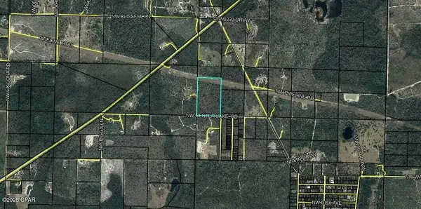 2520 NW Center Lake Road, Fountain, FL 32438