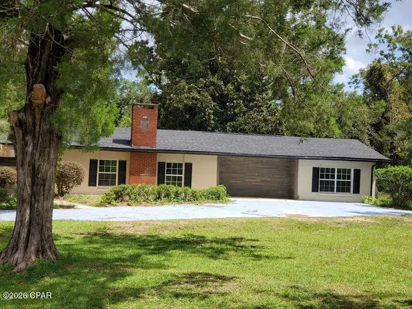 807 Maple Street, Chipley, FL 32428