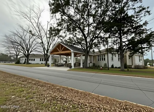 4181 Apple White Street, Greenwood, FL 32443