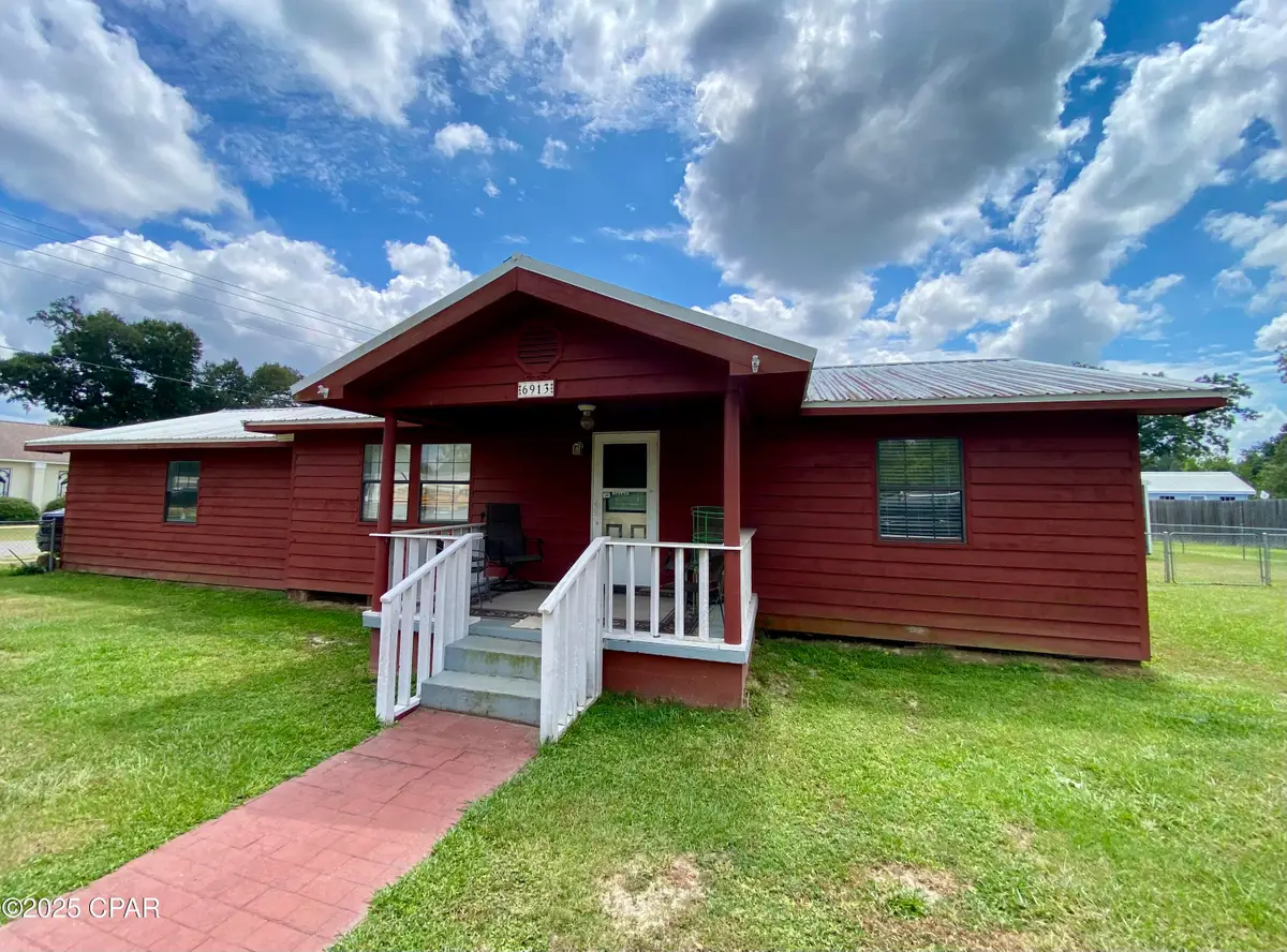 6913 Broadway Street, Grand Ridge, FL 32442 - #1