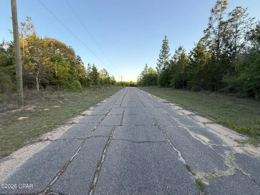 4131 Cambridge Drive, Chipley, FL 32428 - #3