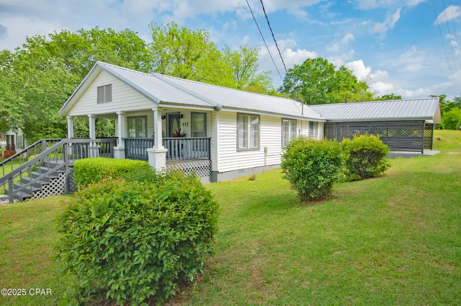 402 E Pennsylvania Avenue, Bonifay, FL 32425 - #3