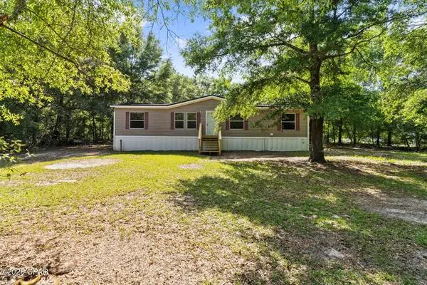 135 N Verdi Lane, Defuniak Springs, FL 32433