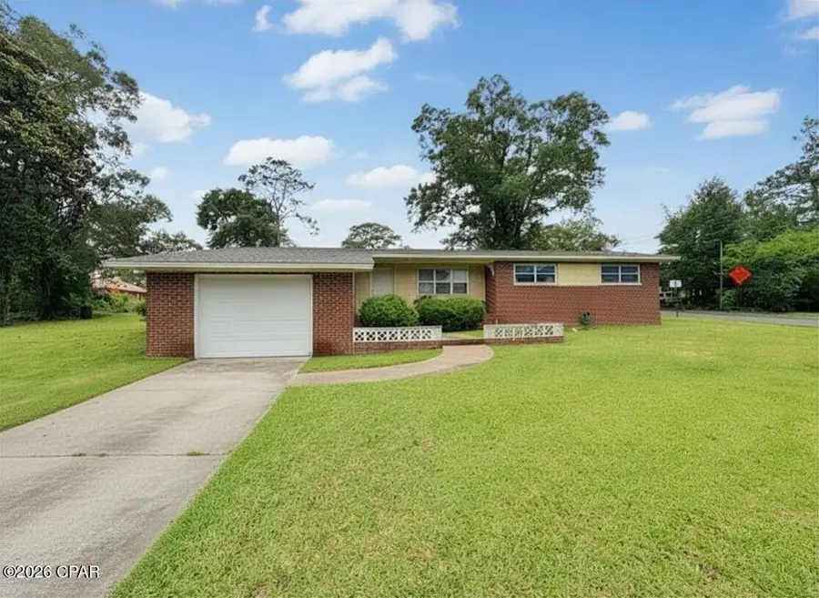 711 N Oklahoma Street, Bonifay, FL 32425 - #2