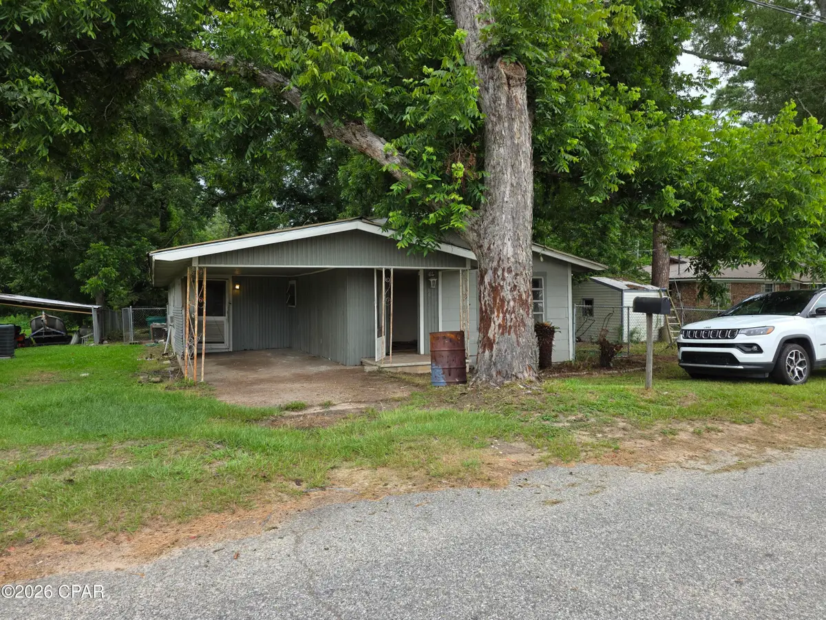1352 Watts Avenue, Chipley, FL 32428 - #1