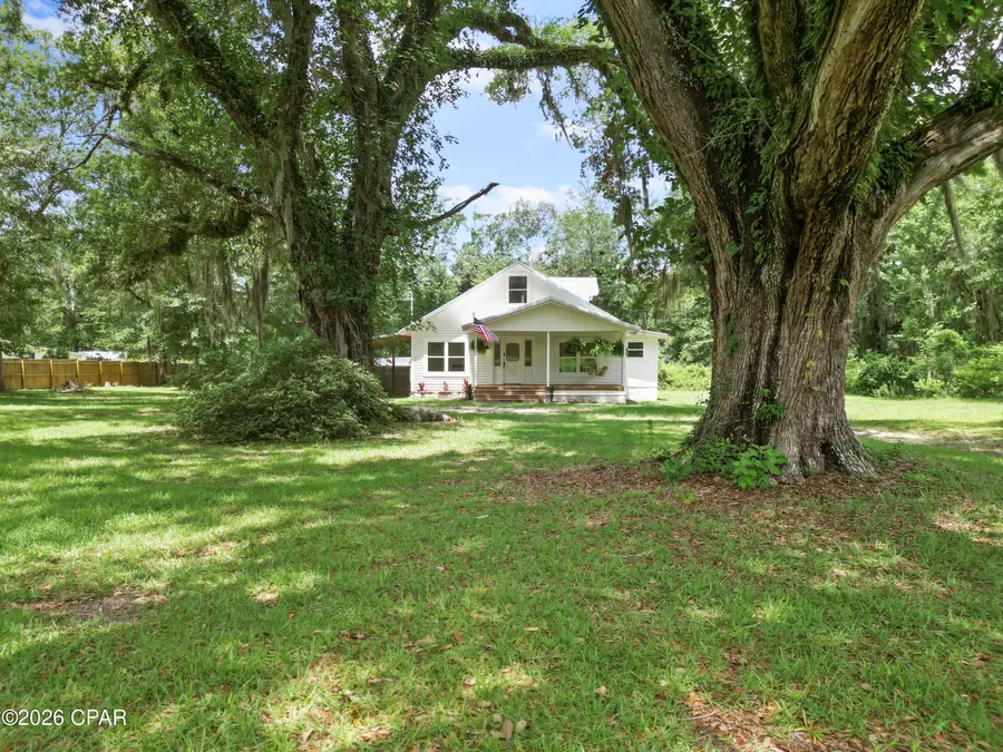 2197 Indiana Avenue, Grand Ridge, FL 32442 - #2