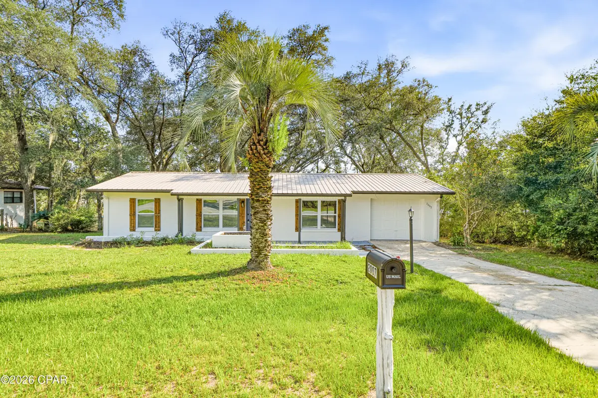 2007 Ambassador Court, Chipley, FL 32428 - #1