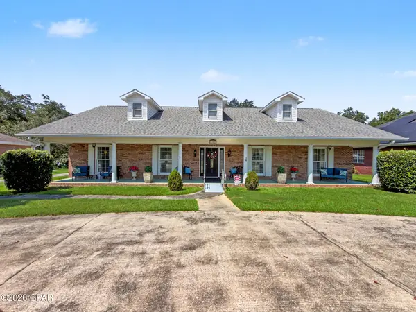 5381 College Drive, Graceville, FL 32440