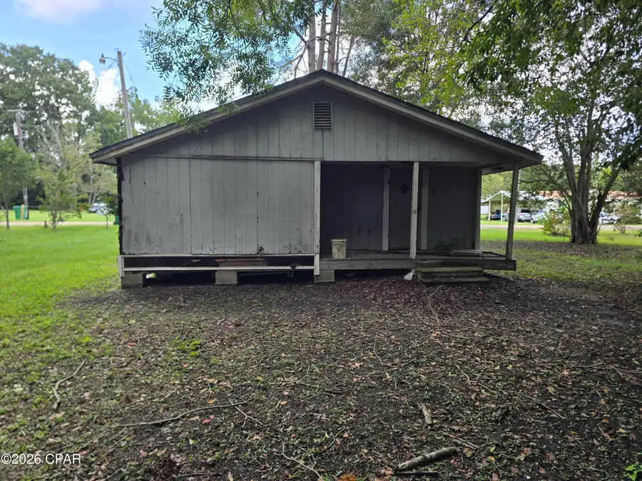 1031 Washington Avenue, Graceville, FL 32440 - #3