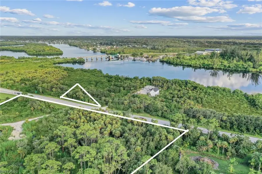 11731 Bayshore Rd, North Fort Myers, FL 33917 - #2