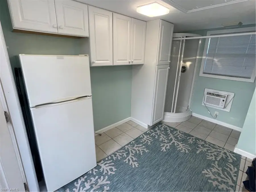 10095 Parkwood Dr, Fort Myers, FL 33905 - #3