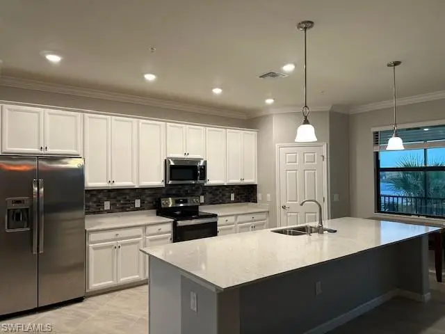 12048 Hawthorn Lake Dr #201, Fort Myers, FL 33913 - Image #3