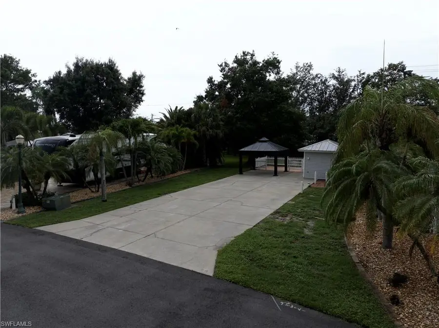 5850 Maplewood Ct, Fort Myers, FL 33905 - #3