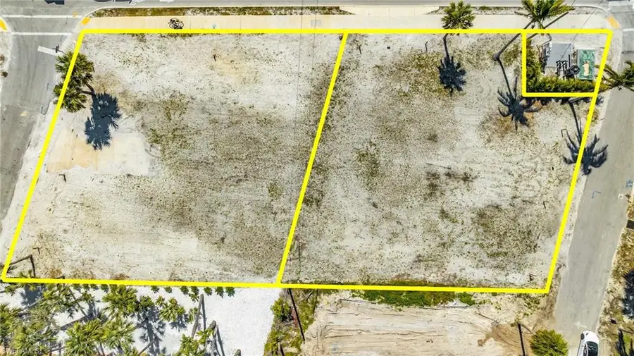 111 Coconut Dr, Fort Myers Beach, FL 33931 - Image #3