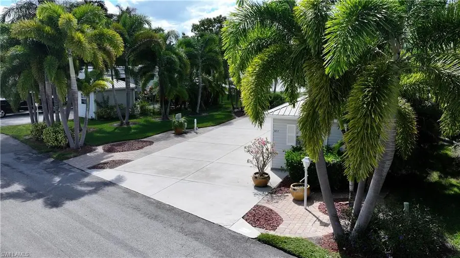 5584 Brightwood Dr, Fort Myers, FL 33905 - Image #3