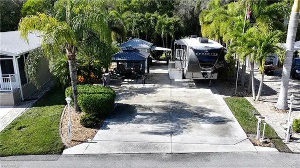 5700 Cypresswoods Resort Dr, FORT MYERS, FL 33905