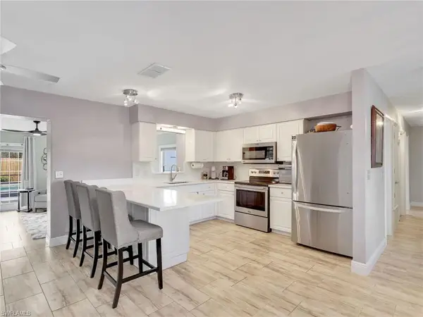 2142 Crystal Dr, FORT MYERS, FL 33907