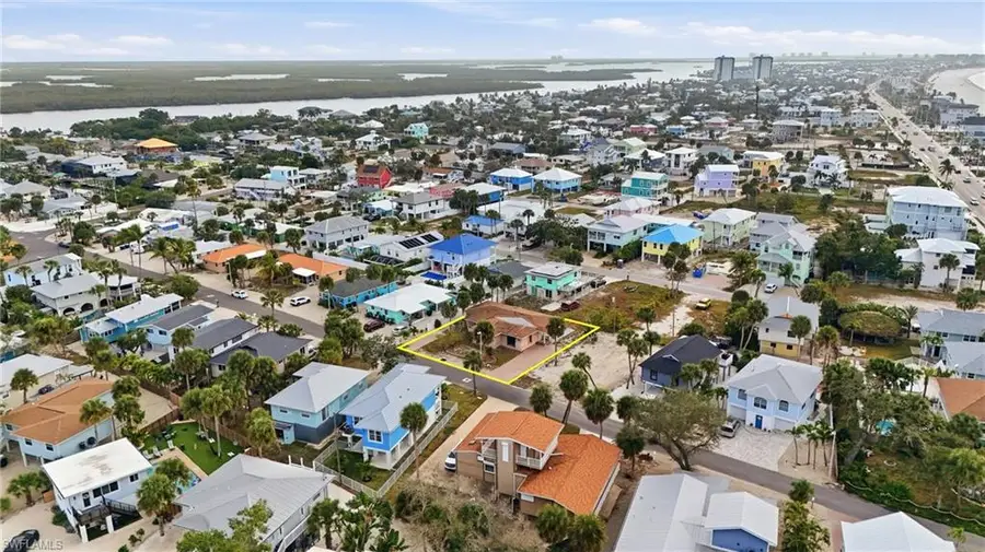 136 Madison Ct, Fort Myers Beach, FL 33931 - #3