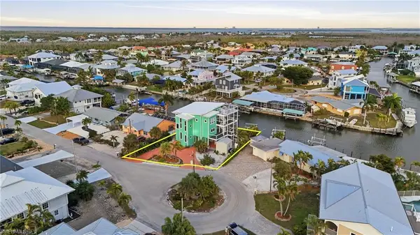 2300 Sycamore St, ST. JAMES CITY, FL 33956