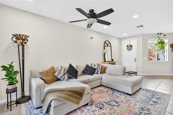 9530 Roundstone Cir, FORT MYERS, FL 33967