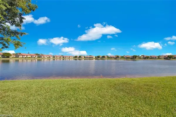 7766 Emerald Cir #R203, NAPLES, FL 34109