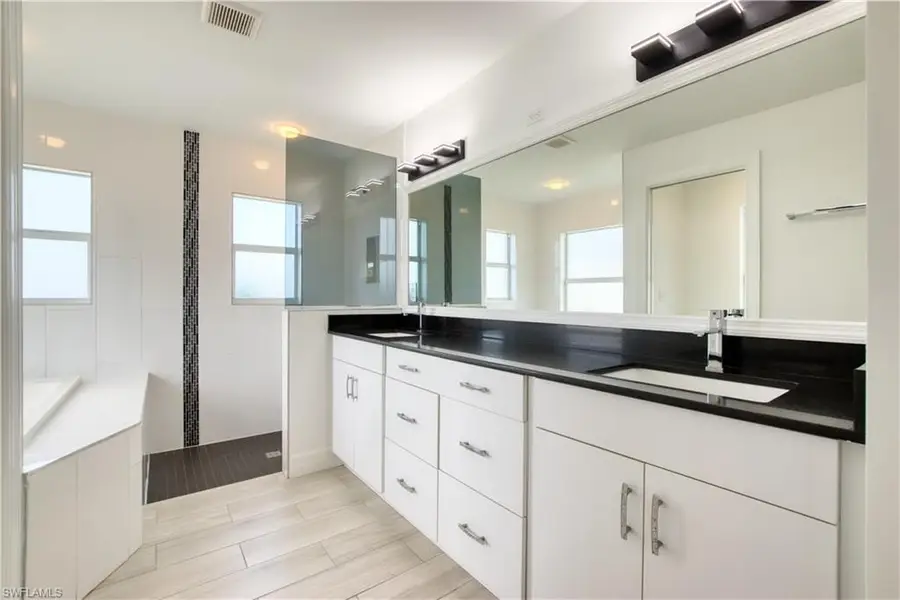 1824 23rd Ct, Cape Coral, FL 33991 - #3