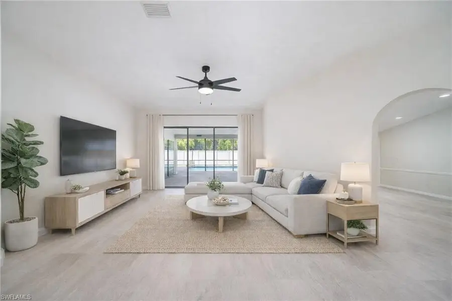 10731 Regent Cir, Naples, FL 34109 - #2