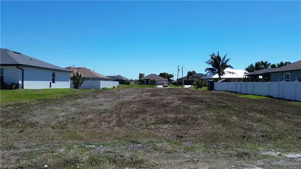 114 10th St, CAPE CORAL, FL 33993