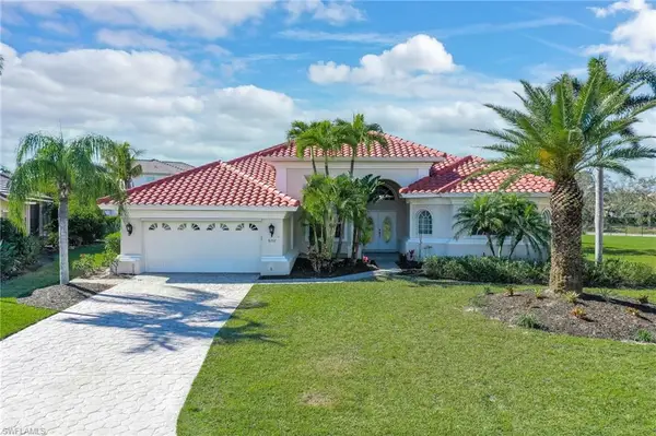 8252 Southwind Bay Cir, FORT MYERS, FL 33908