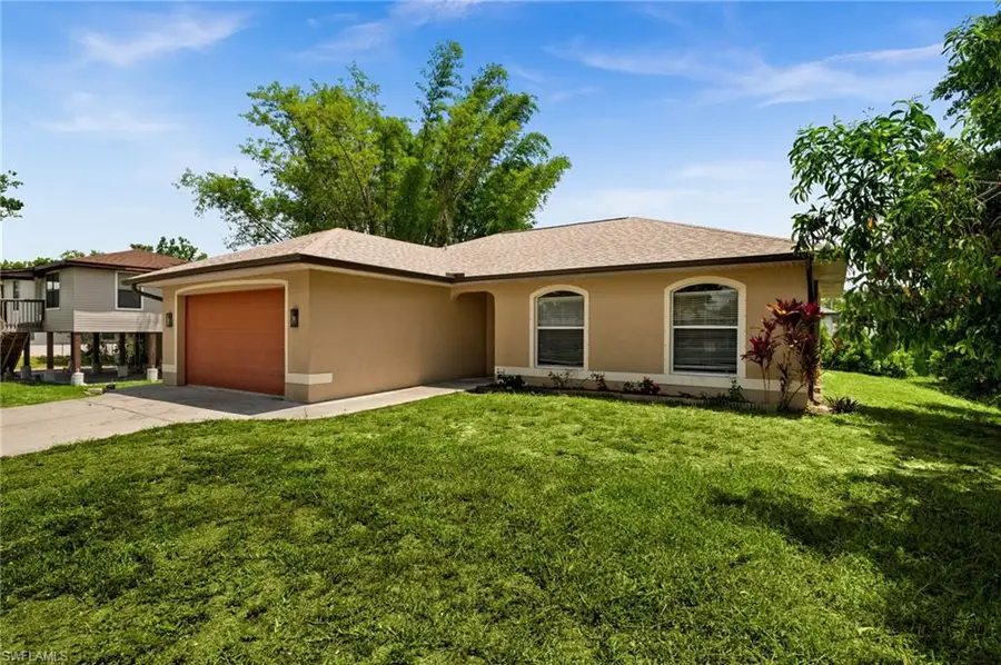 8346 Wren Rd, Fort Myers, FL 33967 - #2
