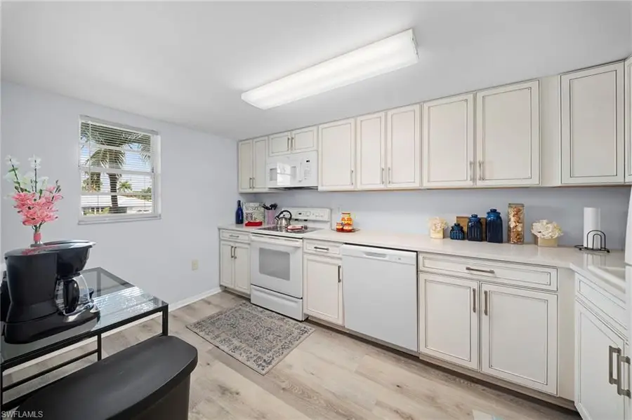 2111 Barkeley Ln #10, Fort Myers, FL 33907 - #3