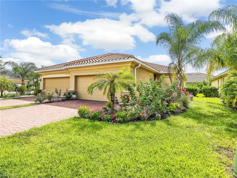 1637 Alameda Dr, Naples, FL 34120 - #3
