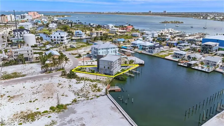 855 Lagoon St #4, Fort Myers Beach, FL 33931 - #3