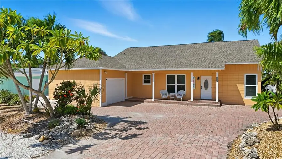 421 Connecticut St, Fort Myers Beach, FL 33931 - #2