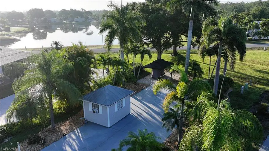 10030 Parkwood Dr, Fort Myers, FL 33905 - #3